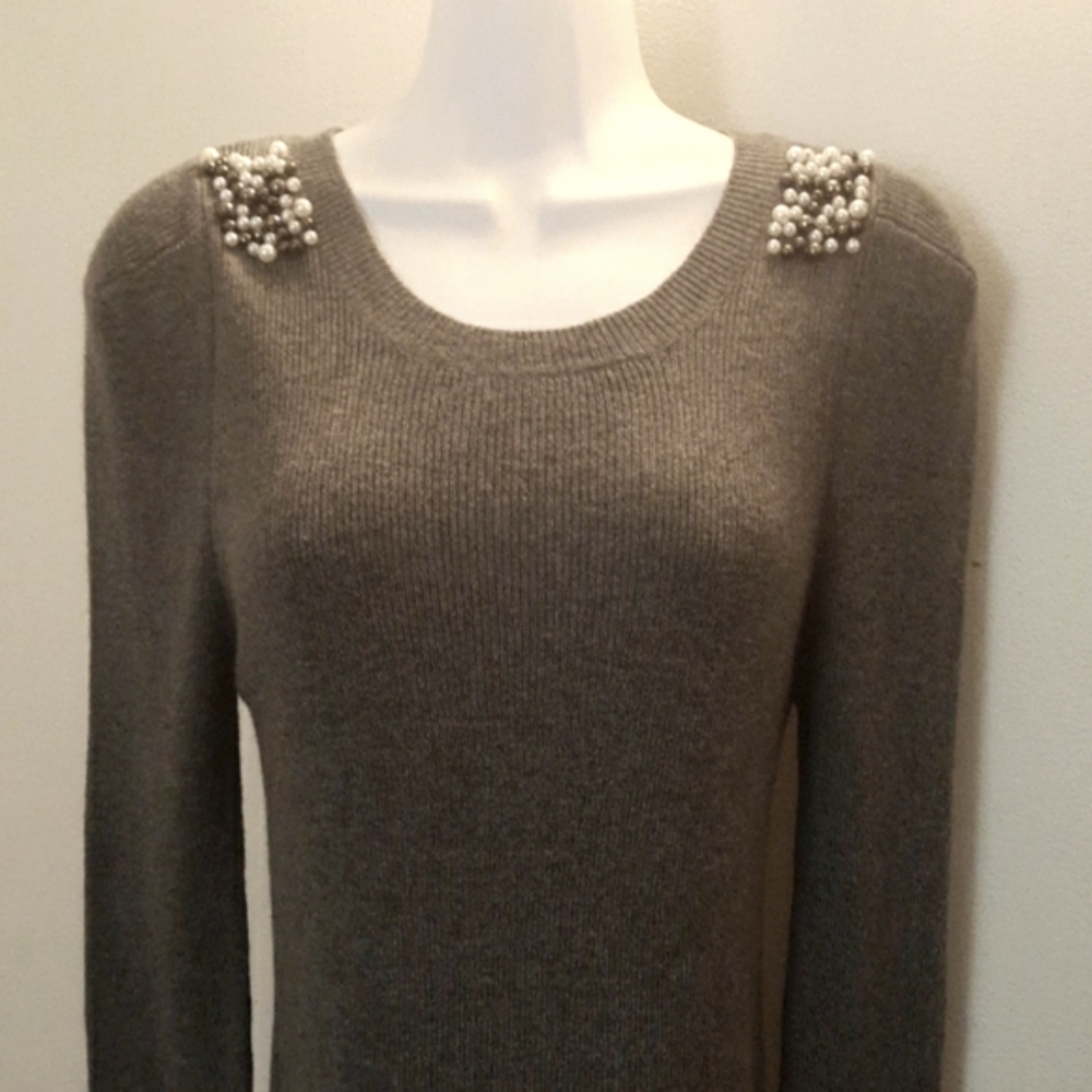 BEST MOUNTAIN Grey fitted sweater w/pearls